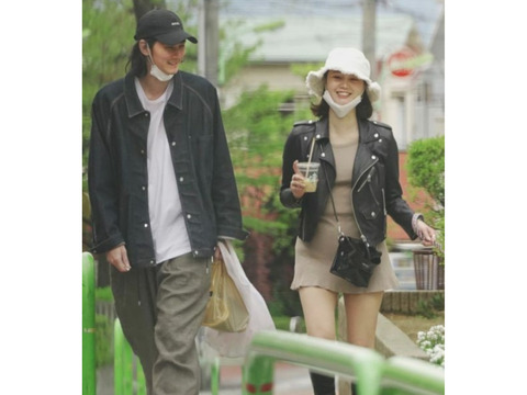 モデルで堀北真希の妹NANAMIと俳優の栁俊太郎が路地裏デート
